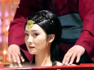 Ngày xưa, thái giám tắm cho thê thiếp là việc tốt, nhưng vì sao trong lòng họ lại đầy sợ hãi và ám ảnh không muốn nhớ tới?