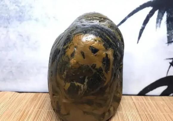 Vô tình nhặt được báu vật trị giá hơn 500 tỉ đồng, người đàn ông quyết không bán vì lý do này