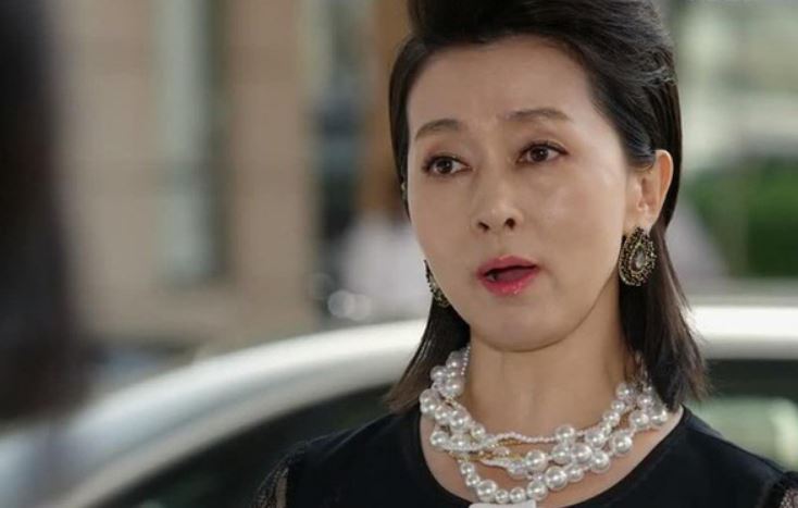 Bị tung toàn bộ quá khứ đen tối ngay trong lễ cưới, cô dâu đứng sững sờ - Hành động bất ngờ của mẹ chồng khiến tất cả phải rơi lệ