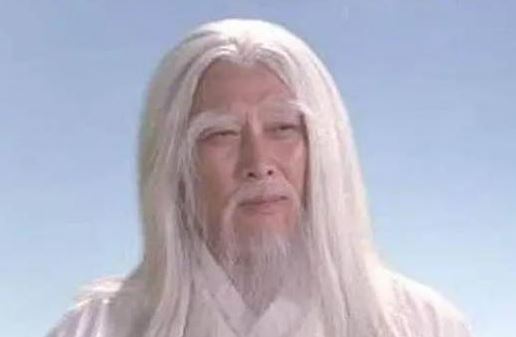 &#x110;&#xE2;y l&#xE0; v&#x1ECB; &#x111;&#x1EA1;i th&#x1EA7;n m&#x1EA1;nh nh&#x1EA5;t trong T&#xE2;y Du K&#xFD;, d&#xF9; ch&#x1EC9; xu&#x1EA5;t hi&#x1EC7;n m&#x1ED9;t l&#x1EA7;n nh&#x1B0;ng Ng&#x1ECD;c Ho&#xE0;ng kinh h&#xE3;i, ngay c&#x1EA3; Nh&#x1B0; Lai c&#x169;ng ph&#x1EA3;i k&#xED;nh n&#x1EC3;