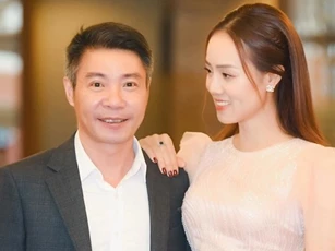 Hết phải dùng thuốc trầm cảm vì áp lực sau khi chồng bệnh, vợ NSND Công Lý lại chuẩn bị lên bàn mổ