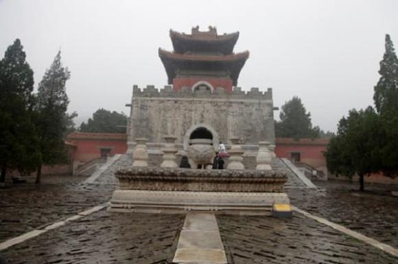 Vụ trộm mộ từng gây chấn động toàn Trung Quốc: Hé lộ nguyên nhân khiến 'mộ tặc' Tôn Điện Anh cả gan nhổ hết răng Càn Long?