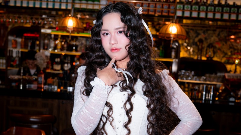 Hát live 8 bài liên tục trong minishow mừng tuổi 16, Bella Vũ chứng minh giọng hát “không phải dạng vừa đâu”