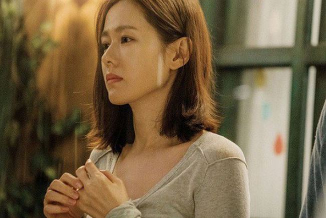 Chồng vừa vào bếp đã bị mẹ chồng mắng sa sả, nhưng câu phản pháo của nàng dâu khiến bà lập tức "im thin thít"