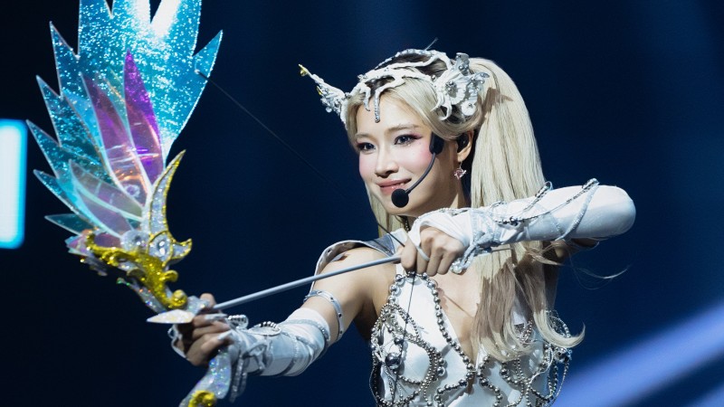 Ho&#xE0;ng Y&#x1EBF;n Chibi &#x111;&#x1B0;&#x1EE3;c fan t&#x1EB7;ng danh hi&#x1EC7;u &quot;ch&#x1ECB; &#x111;&#x1EB9;p ch&#x1EA5;n &#x111;&#x1ED9;ng&quot;