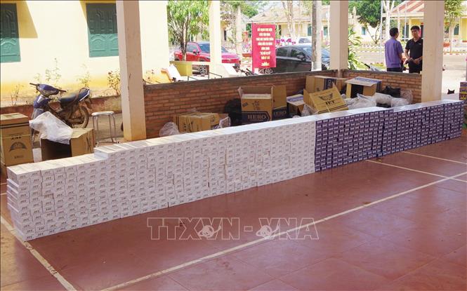 Thu giữ số lượng lớn pháo hoa nổ, thuốc lá không rõ nguồn gốc khu vực biên giới