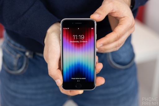iPhone SE 3 siêu hot vì chỉ hơn 2 triệu, chung chip iPhone 13 Pro,bắn PUBG, sửa video 4K không giật
