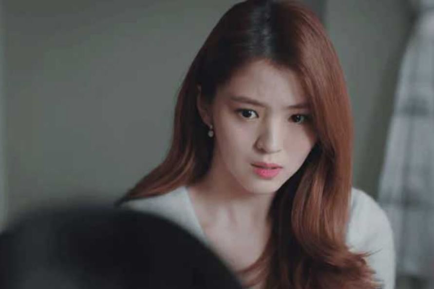 Thùng tiền mừng cưới bỗng 'bốc hơi', mẹ chồng chĩa nghi ngờ về phía thông gia – Phản ứng bất ngờ khiến cả tiệc cưới lặng im