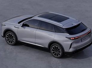 SUV hạng D thiết kế sang chảnh, công suất 257 mã lực, hàng loạt trang bị tối tân, giá hơn 900 triệu đồng