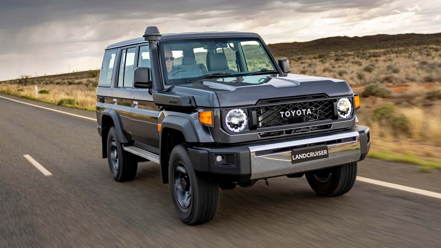 Toyota Land Cruiser J70 bổ sung thêm tùy chọn hộp số sàn nhằm cải thiện hiệu suất