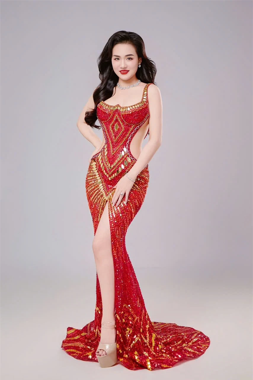 Vũ Thị Hoa - Chiến binh âm thầm đăng quang Mrs Earth International 2024 - Ảnh 4