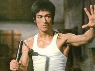 Sau 50 năm, có phát hiện mới về nguyên nhân cái chết của Lý Tiểu Long, chuyên gia: Ông uống rất nhiều nước trước khi chết