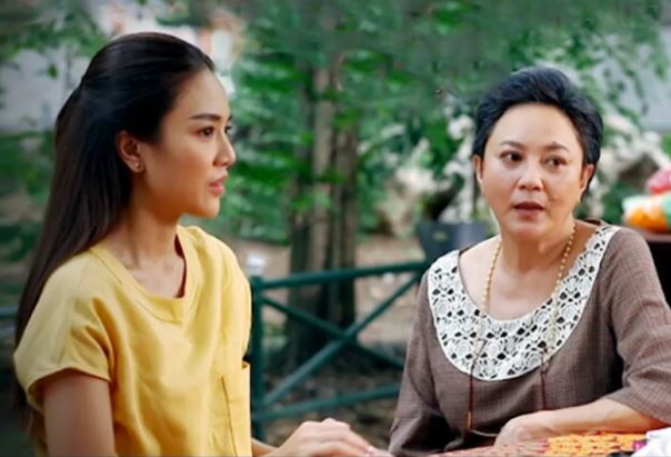 Trách mẹ chồng con dâu chửa không chăm, lúc vào phòng đẻ nhìn đôi dép cọc cạch của bà mà tôi hổ thẹn