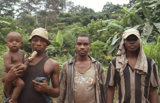 Sự thật kinh ngạc về một bộ bộ tộc: Đàn ông có sữa cho con bú