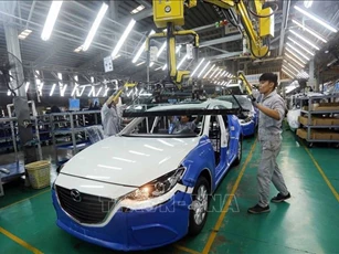 Doanh số bán ô tô tại Việt Nam tháng 11 tăng 14%