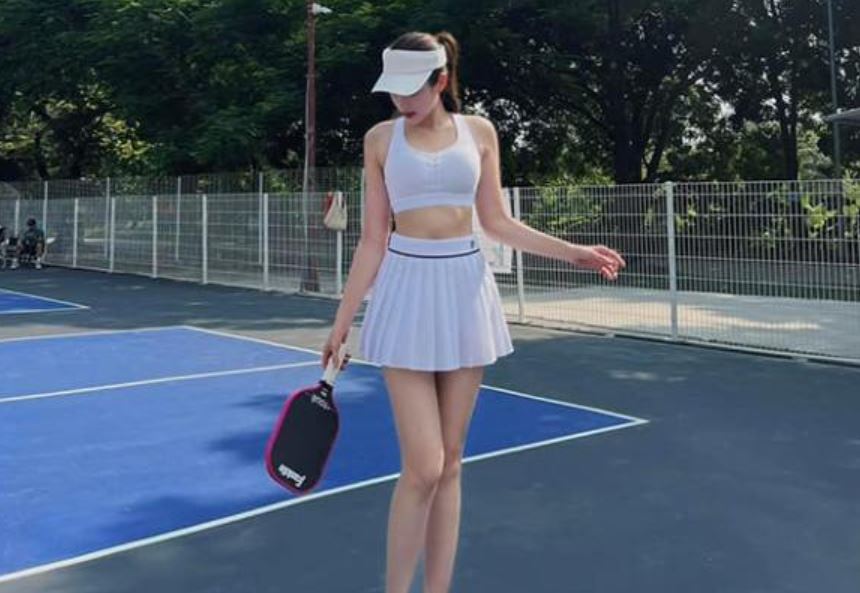 Sao Việt và loạt gái xinh đồng loạt mê chơi Pickleball, nhưng trang phục có quá ngắn?