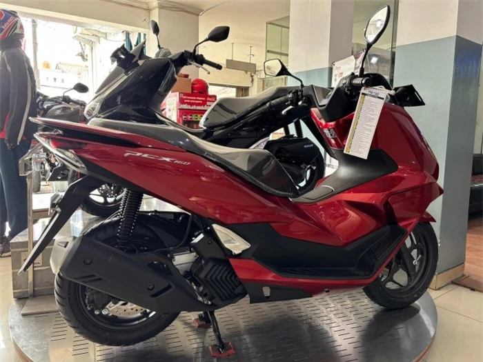 honda-pcx-160-2