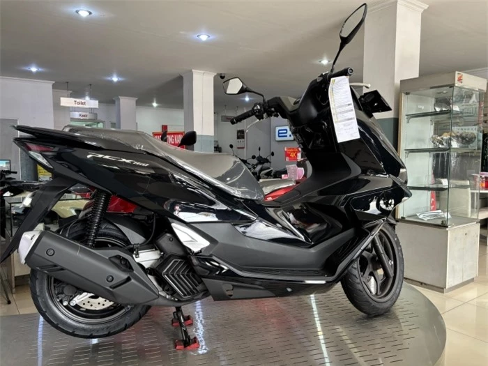 honda-pcx-160-1