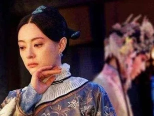 Tục ngữ có câu 'Đàn bà ngón ngắn nhưng không thiếu cơm ăn áo mặc', nó ám chỉ ngón tay nào?