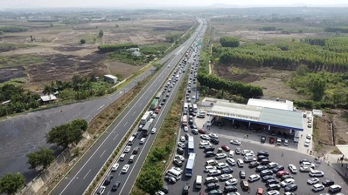 Một trạm dừng nghỉ phục vụ tuyến đường bộ cao tốc.