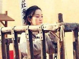 Tại sao nữ tù nhân thời cổ đại lại cởi áo khi bị chặt đầu? Lý do không nói nên lời