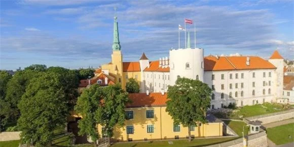 nước nhiều phụ nữ, đa thê, Latvia