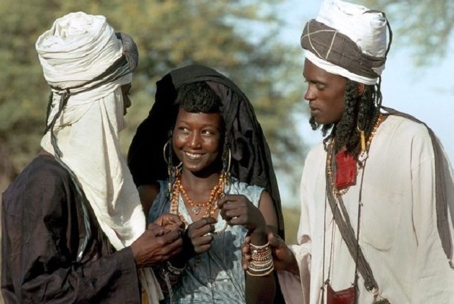 Bộ lạc kỳ lạ nơi phụ nữ được mặc sức 'cắm sừng' chồng