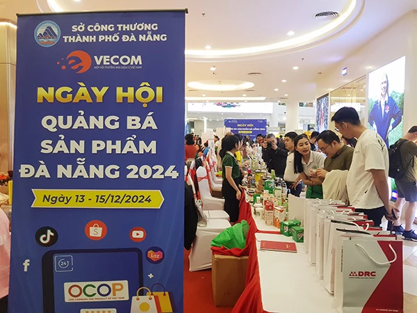 Ngày hội quảng bá sản phẩm Đà Nẵng 2024 diễn ra tại Trung tâm thương mại Vincom Đà Nẵng từ ngày 13 - 15/12. Ngày hội quảng bá sản phẩm Đà Nẵng 2024 diễn ra tại Trung tâm thương mại Vincom Đà Nẵng từ ngày 13 - 15/12.