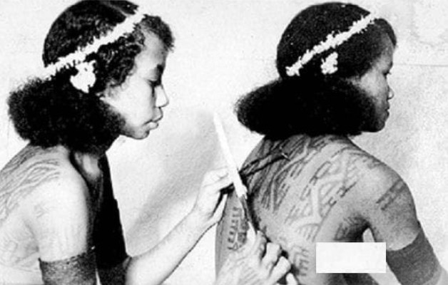 Kỳ lạ bộ tộc trẻ em từ 5 tuổi đã phải xăm kín người, nếu không sau này sẽ không thể lấy chồng