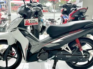 Giá xe Honda Wave RSX FI 2024 giữa tháng 12/2024 giảm 'sập sàn', rẻ lấn át Wave Alpha và Future