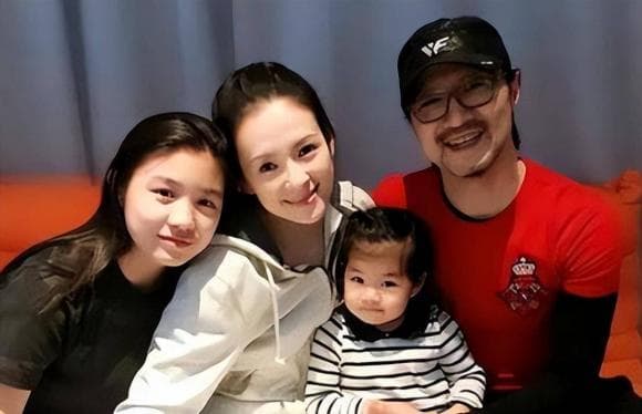 Chương Tử Di được hỏi: 'Con trai út của cô trông giống ai hơn'? Câu trả lời gây sửng sốt