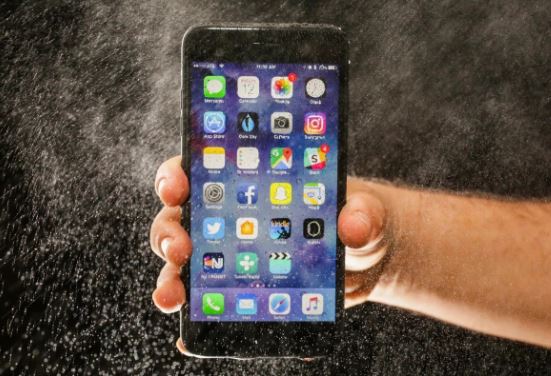 Chỉ còn hơn 2 triệu đồng, iPhone 7 Plus mất giá 90%, camera zoom quang 2x như iPhone 16 mới