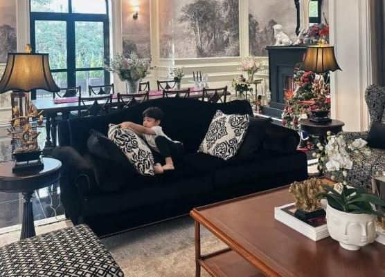 Biệt thự gần 250 tỷ của Á hậu Tú Anh: Bề ngoài phủ cây xanh lãng mạn, bên trong sang từng chi tiết