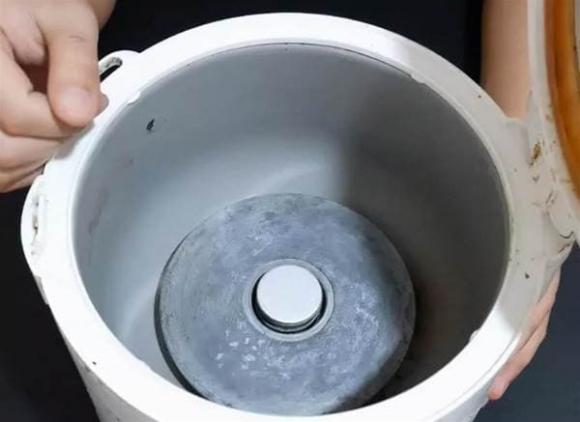 Mẹo hay với nồi cơm điện: Lau sạch 3 vị trí này, cơm chín nhanh, điện giảm đáng kể