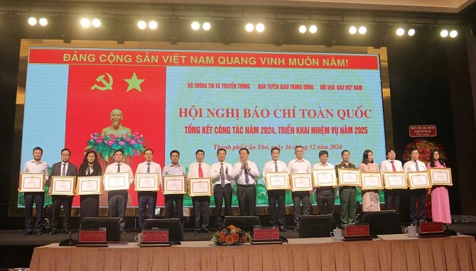 cơ quan, đơn vị có thành tích xuất sắc trong công tác báo chí năm 2024