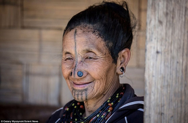 Bộ lạc có mũi kỳ lạ để 'tự bảo vệ' khỏi những kẻ bắt cóc