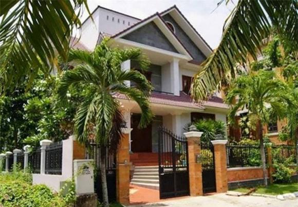 Nên trồng cây cảnh nào ở trước và sau nhà để đón lộc, giữ của?