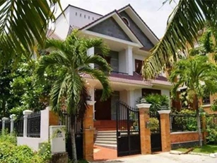 Nên trồng cây cảnh nào ở trước và sau nhà để đón lộc, giữ của?