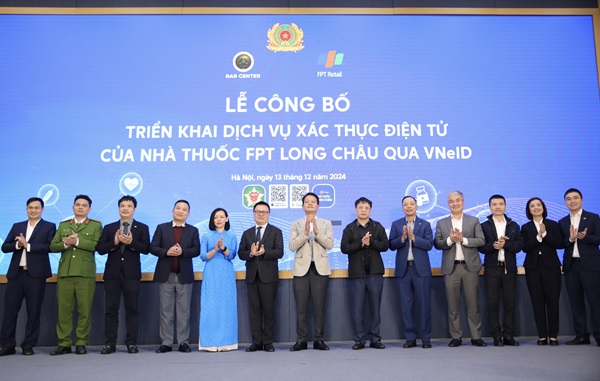 Bộ Công an công bố tiện ích nhà thuốc FPT Long Châu trên VNeID