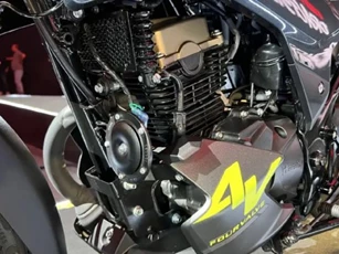 ‘Vua côn tay’ 160cc mới giá hơn 60 triệu đồng ra mắt: Dân tình quay xe với Honda Winner X và Exciter