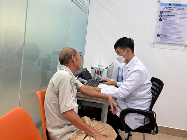 Bảo đảm an toàn, FPT Long Châu mạnh tay đầu tư công nghệ thông minh trong vận hành tiêm chủng