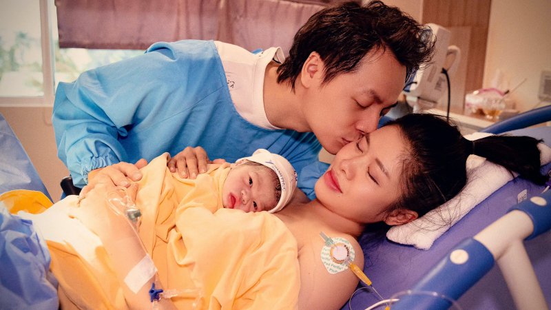 Đăng Khôi - Thủy Anh lần đầu khoe diện mạo quý tử thứ 3, tiết lộ tên thân thương "bé Kai"