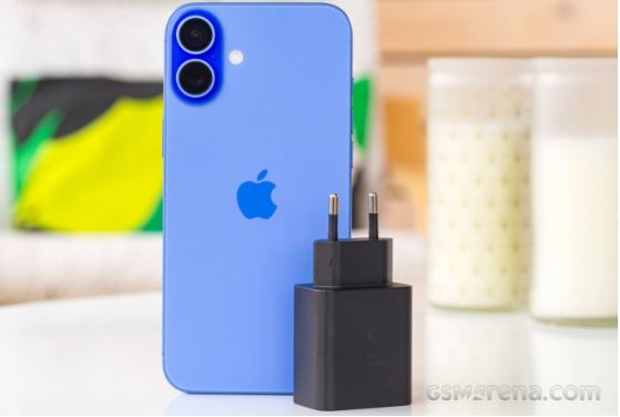 iPhone 16 Plus màn lớn, pin khủng ‘chặt đẹp’ Galaxy S24 Ultra, giá rẻ hơn iPhone 16 Pro Max cả chục triệu