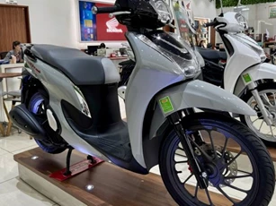Giá xe Honda SH Mode 2024 giữa tháng 12/2024 rẻ như 'bèo', khách Việt ồ ạt mua thay LEAD chơi Tết