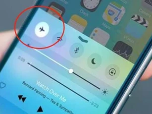 Bạn sẽ tiếc hùi hụi nếu chưa khám phá 5 tác dụng của chế độ máy bay trên điện thoại