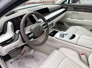 Cận cảnh đối thủ của Mercedes-Benz S-Class và BMW 7 Series tại Việt Nam
