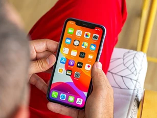 iPhone đẹp, dùng tốt đáng mua hiện nay vì máy mới giá chưa đến 10 triệu đồng