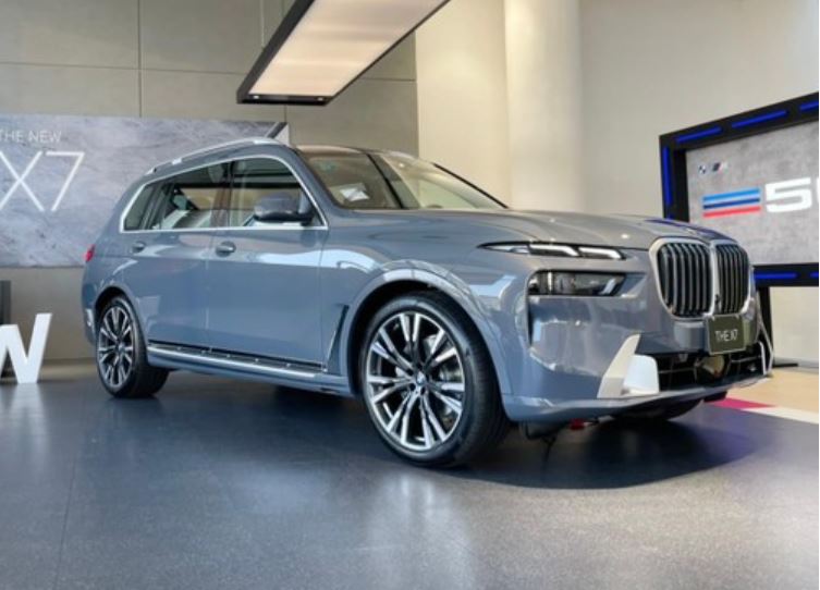 Nhiều mẫu ô tô giảm giá trăm triệu đồng dịp cuối năm tại Việt Nam