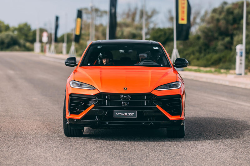 Top 10 xe SUV &#x111;&#x1ED9;ng c&#x1A1; V8 t&#x1ED1;t nh&#x1EA5;t th&#x1EBF; gi&#x1EDB;i: Vinh danh Lamborghini Urus SE