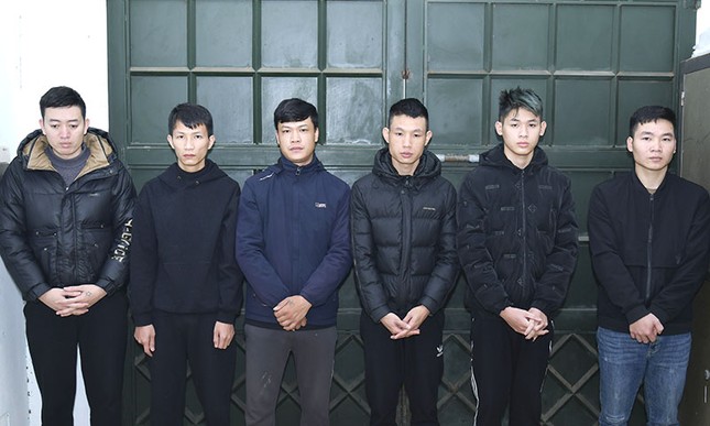 Chiếm đoạt 8 tỷ đồng bằng chiêu lừa bán điện thoại iPhone đời cao giá rẻ